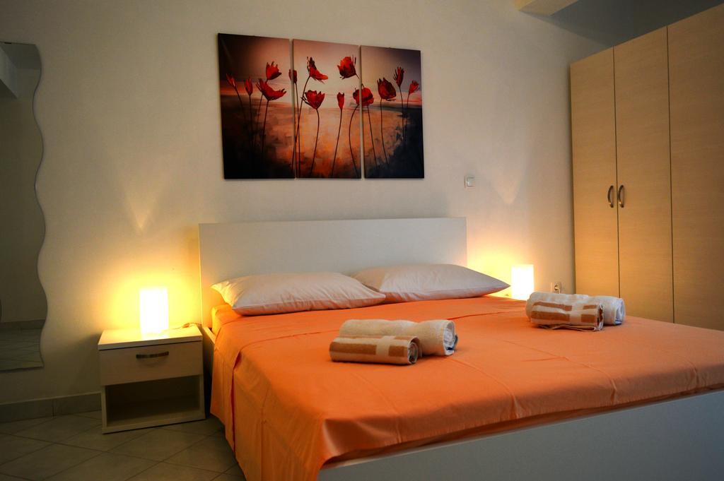 Permarinus Apartments ポドストラナ エクステリア 写真